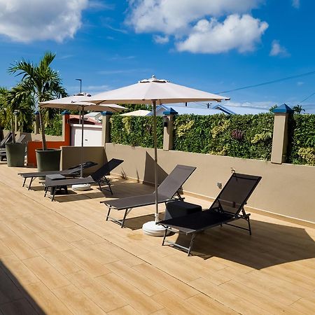 Evasion En Plein Coeur De La Ville Studio Jacuzzis Sauna Et Piscine Au Centre De Port-Louis Zewnętrze zdjęcie